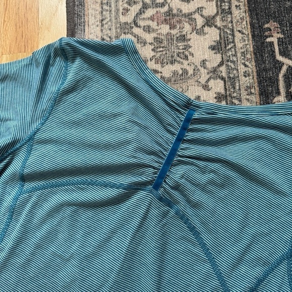 Women's Marmot Blue Striped Short Sleeve Tshirt XLarge - Picture 5 of 6